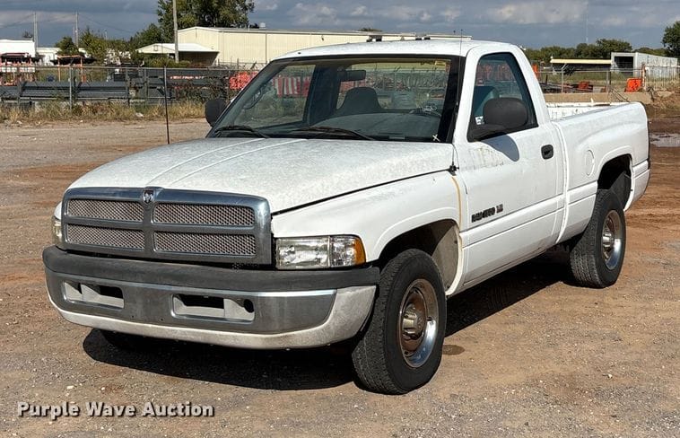1998 Dodge Ram 1500 Equipment Image0