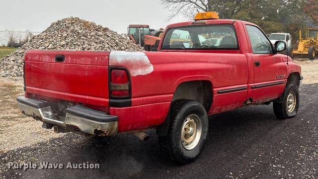 Image of Dodge Ram 1500 equipment image 4