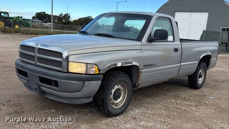 1998 Dodge Ram 1500 Equipment Image0