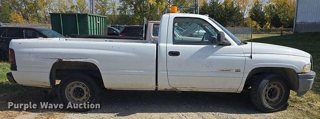 Image of Dodge Ram 1500 equipment image 3