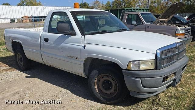 Image of Dodge Ram 1500 equipment image 2