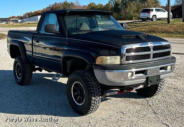 Image of Dodge Ram 1500 equipment image 2