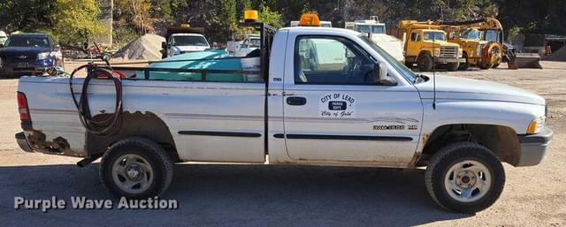 Image of Dodge Ram 1500 equipment image 3