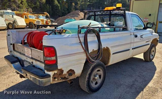 Image of Dodge Ram 1500 equipment image 4