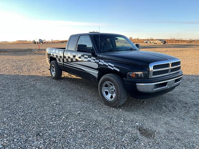 Image of Dodge Ram 1500 equipment image 3