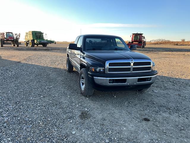 Image of Dodge Ram 1500 equipment image 2