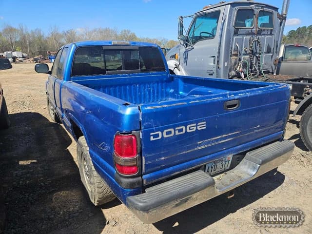 Image of Dodge Ram 1500 equipment image 3