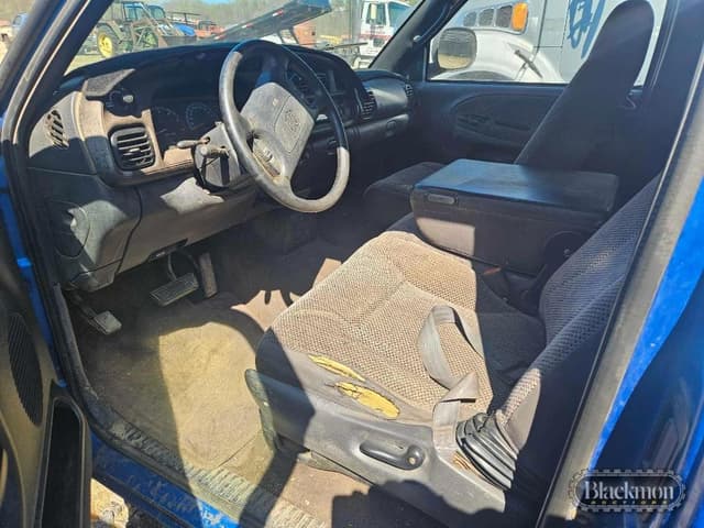 Image of Dodge Ram 1500 equipment image 4