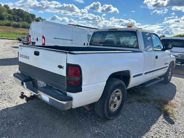 Image of Dodge Ram 1500 equipment image 3