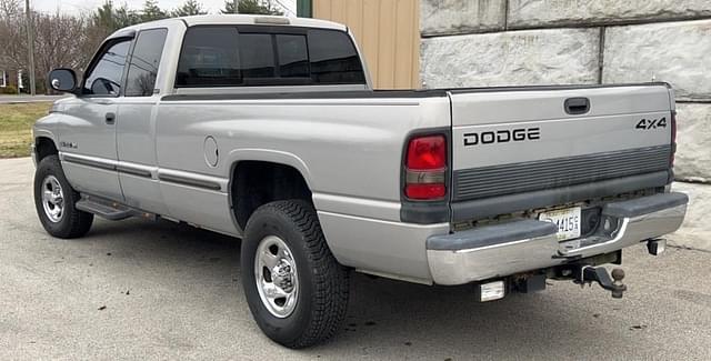 Image of Dodge Ram 1500 equipment image 3