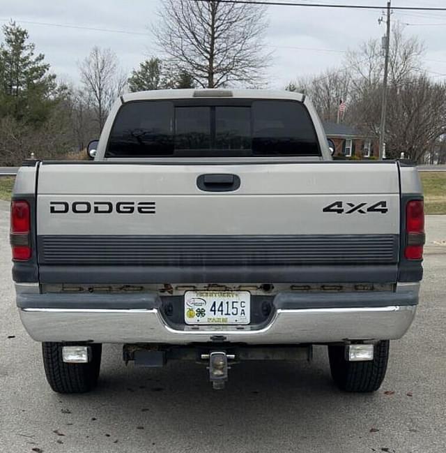 Image of Dodge Ram 1500 equipment image 4