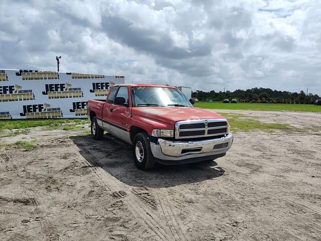 Image of Dodge Ram 1500 equipment image 2