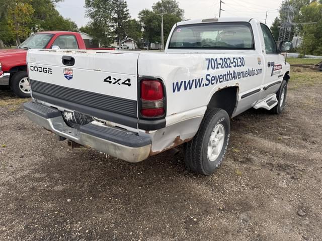Image of Dodge Ram 1500 equipment image 3