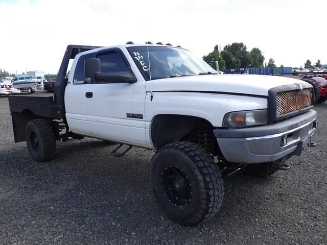 Image of Dodge Ram 2500 equipment image 2