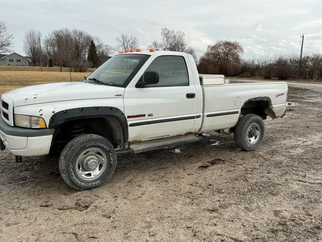 Image of Dodge Ram 2500 equipment image 1