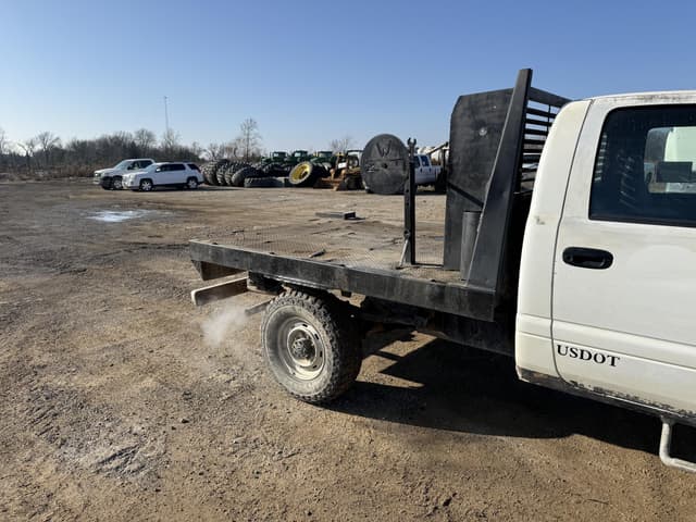 Image of Dodge Ram 2500 equipment image 3