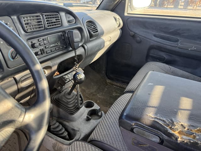 Image of Dodge Ram 2500 equipment image 4