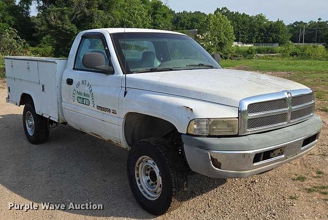 Image of Dodge Ram 2500 equipment image 2