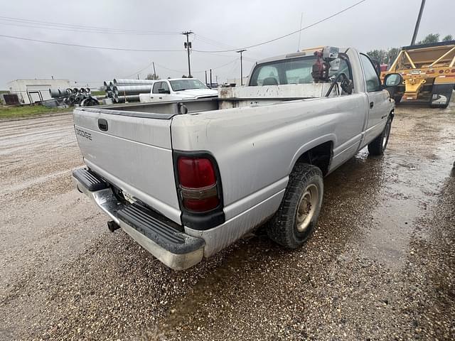 Image of Dodge Ram 2500 equipment image 3