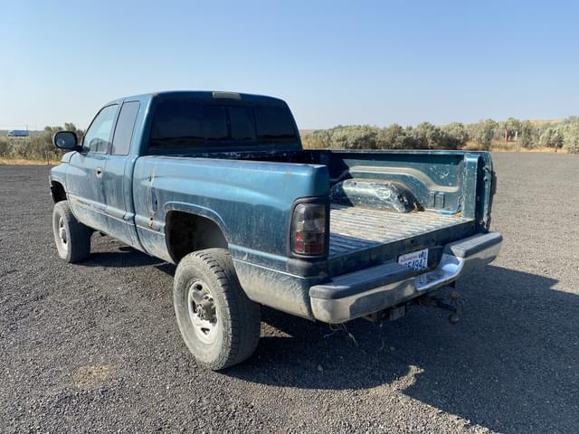 Image of Dodge Ram 2500 equipment image 2