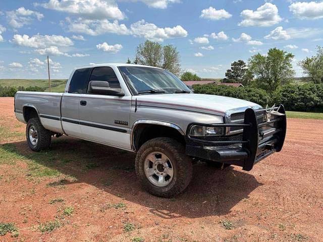 Image of Dodge Ram 2500 equipment image 2