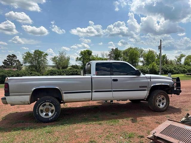 Image of Dodge Ram 2500 equipment image 3