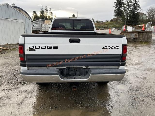 Image of Dodge Ram 2500 equipment image 3