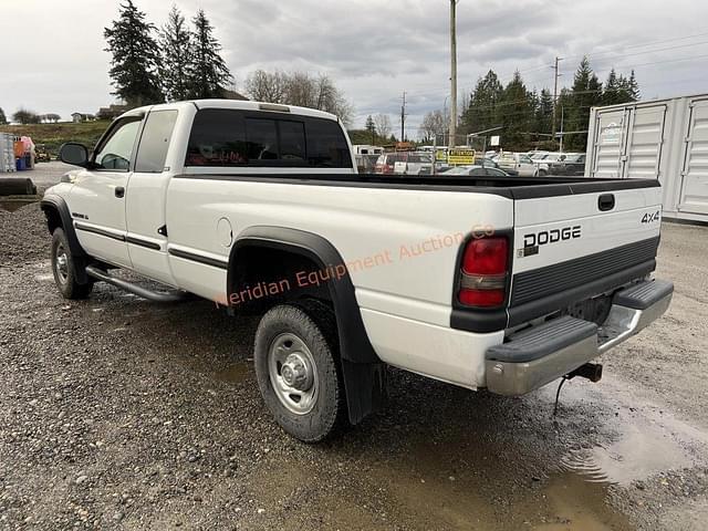 Image of Dodge Ram 2500 equipment image 2