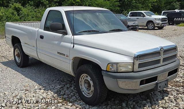 Image of Dodge Ram 2500 equipment image 2