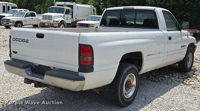 Image of Dodge Ram 2500 equipment image 4