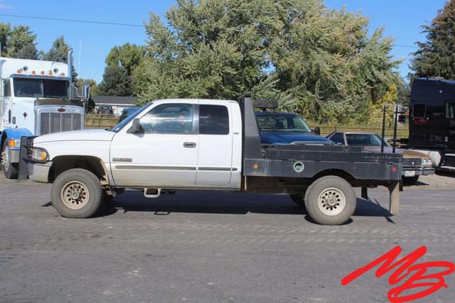 Image of Dodge Ram 2500 equipment image 2