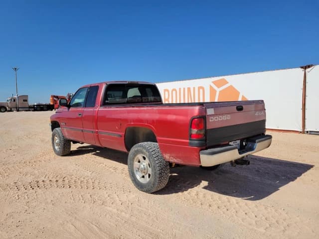 Image of Dodge Ram 2500 equipment image 2