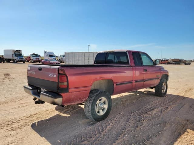 Image of Dodge Ram 2500 equipment image 4