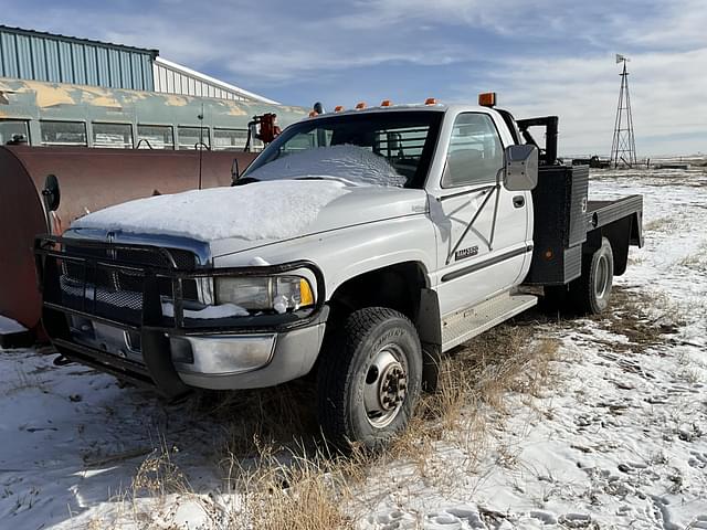 Image of Dodge Ram 3500 equipment image 4