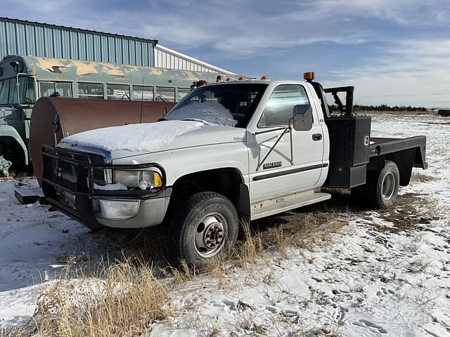 Image of Dodge Ram 3500 equipment image 1