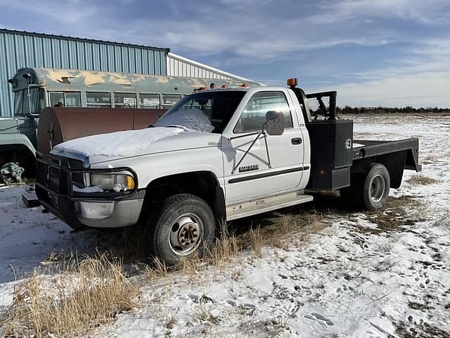 Image of Dodge Ram 3500 equipment image 2