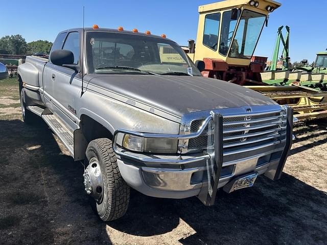 Image of Dodge Ram 3500 equipment image 1