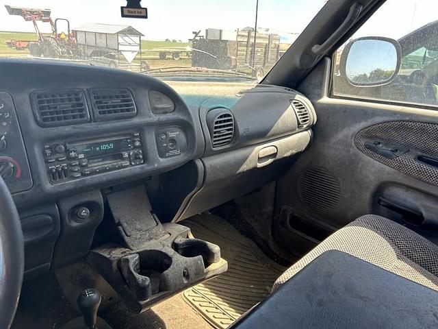 Image of Dodge Ram 3500 equipment image 4