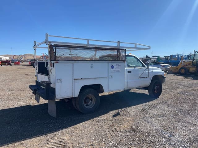 Image of Dodge Ram 3500 equipment image 2