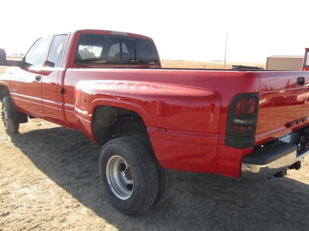 Image of Dodge Ram 3500 equipment image 2