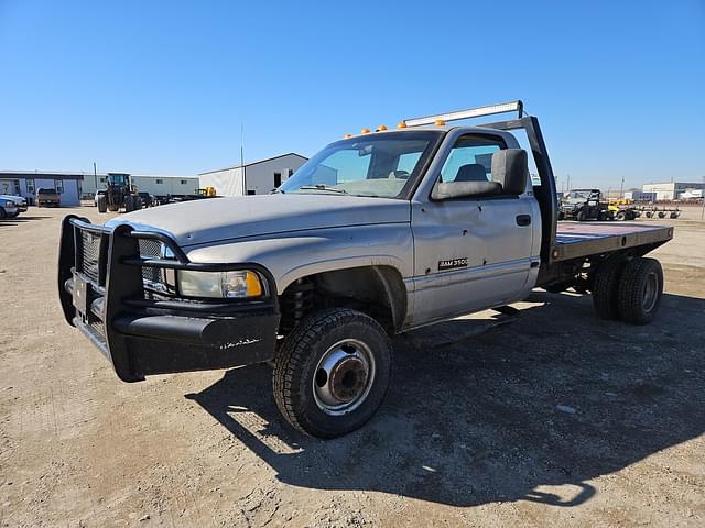 Image of Dodge Ram 3500 equipment image 2