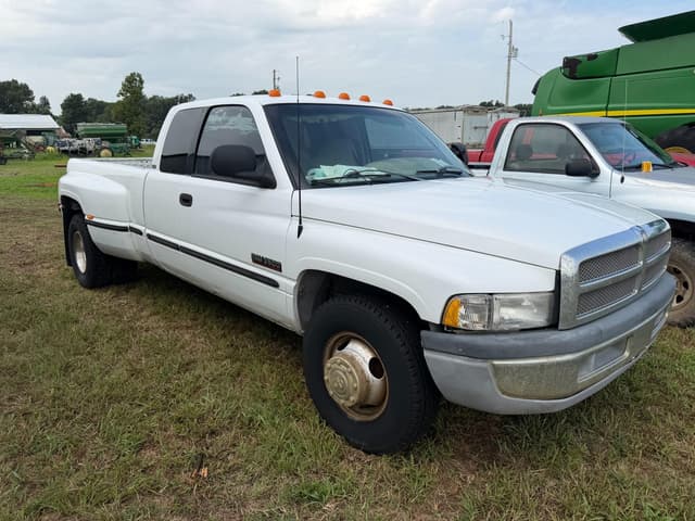 Image of Dodge Ram 3500 equipment image 1