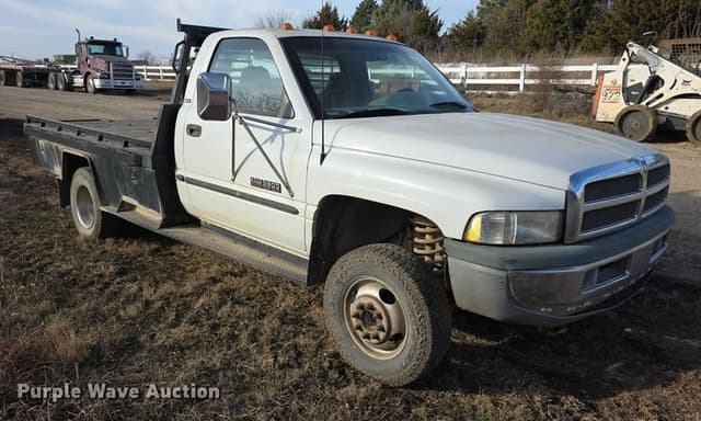 Image of Dodge Ram 3500 equipment image 2