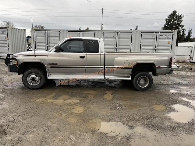 Image of Dodge Ram 3500 equipment image 1