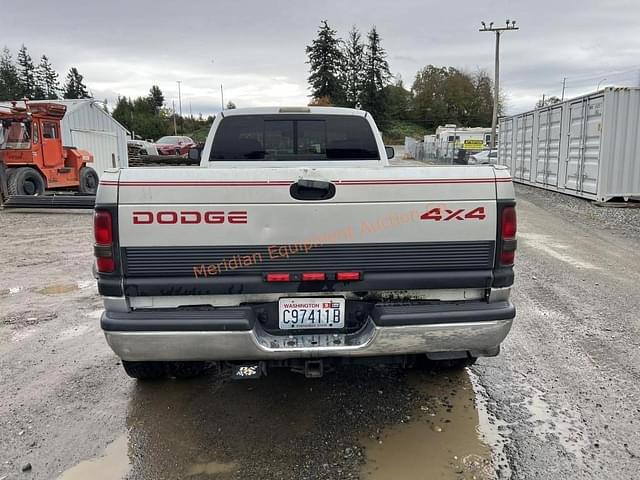 Image of Dodge Ram 3500 equipment image 4