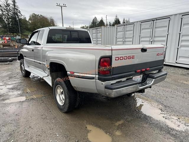 Image of Dodge Ram 3500 equipment image 3