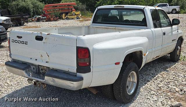 Image of Dodge Ram 3500 equipment image 4