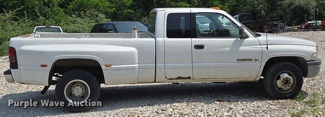 Image of Dodge Ram 3500 equipment image 3