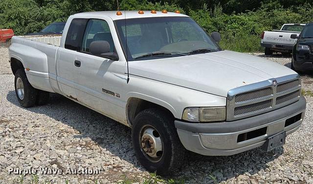 Image of Dodge Ram 3500 equipment image 2