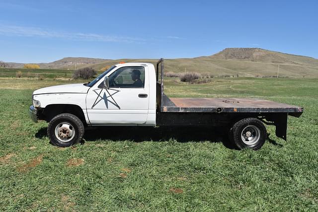 Image of Dodge Ram 3500 equipment image 2